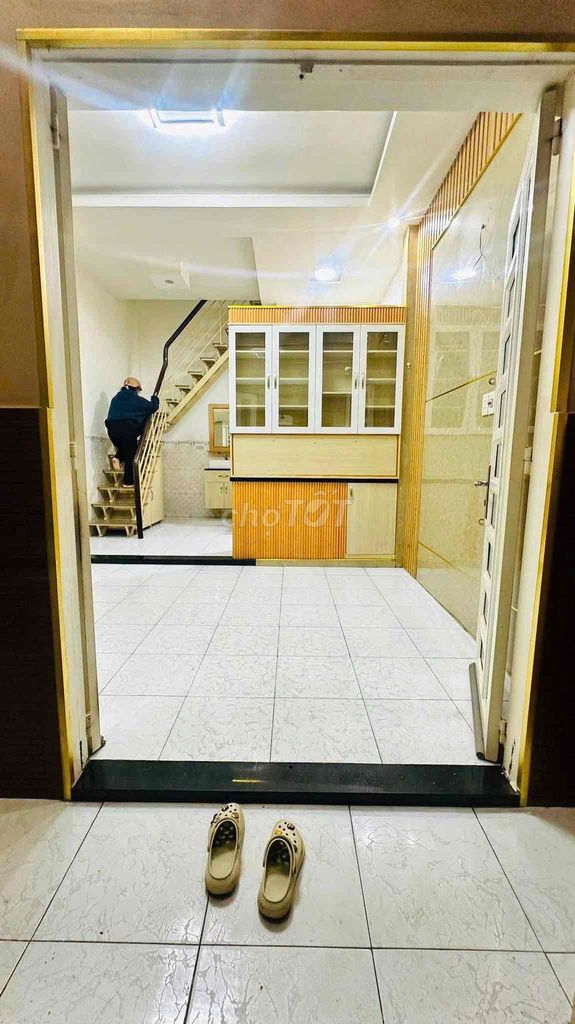 9 million a month : 2 bedrooms rented to square root 1325/ Phan Văn Trị