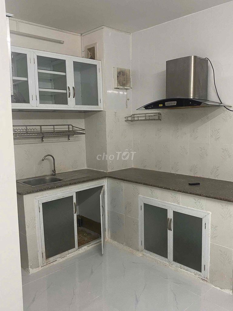 - A new paint house. - A Thủ Đức-two bedroom. Two furniture toilets.