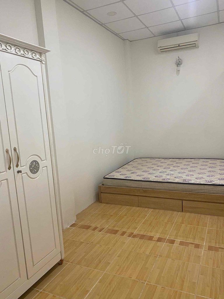 - A new paint house. - A Thủ Đức-two bedroom. Two furniture toilets.