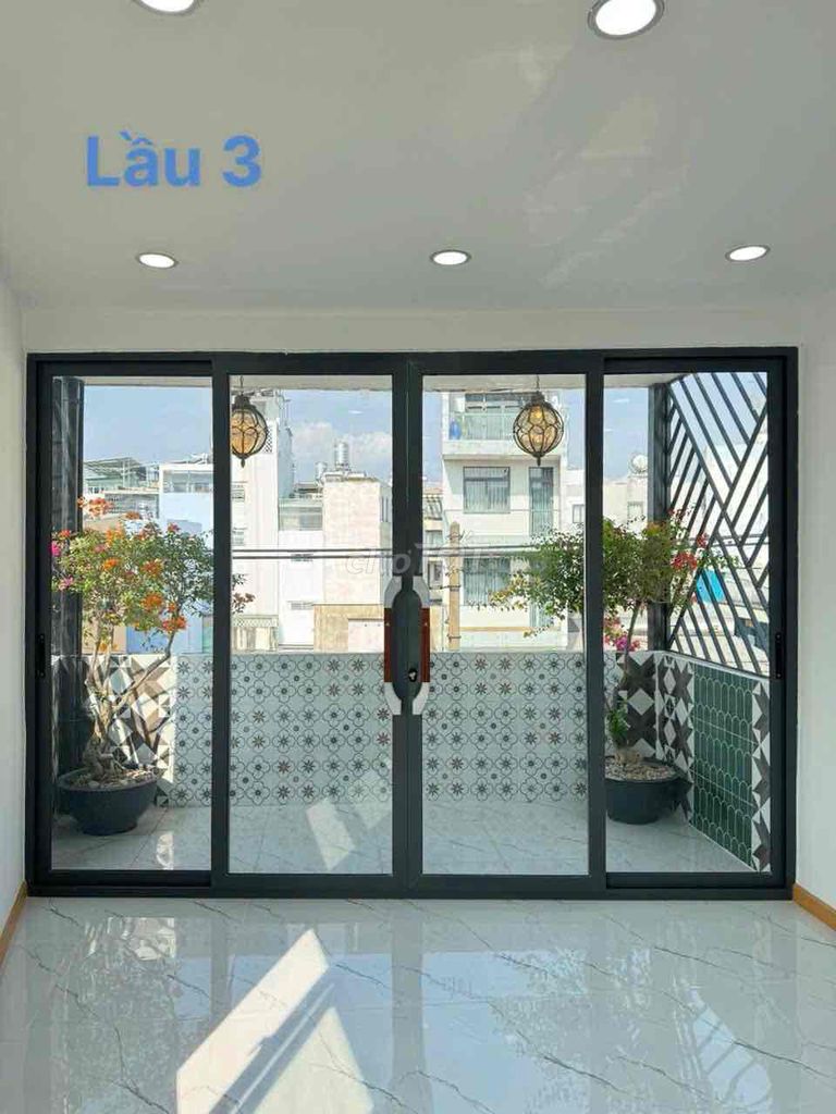 The owner of this house is the owner of 1 Phan Văn Trị 5 x 18 6 bedroom 6 toilets cost 40 million U.S