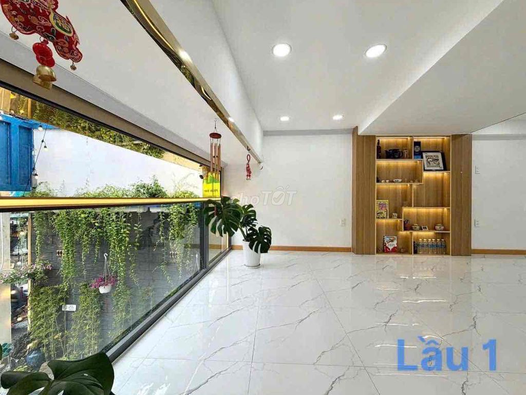 The owner of this house is the owner of 1 Phan Văn Trị 5 x 18 6 bedroom 6 toilets cost 40 million U.S