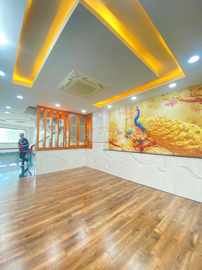 Rent a 1 6th District right at Võ Văn Kiệt 50 m2 6 floors of furniture at 25 million