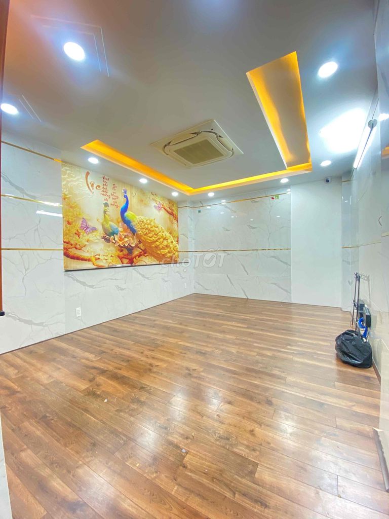 Rent a 1 6th District right at Võ Văn Kiệt 50 m2 6 floors of furniture at 25 million
