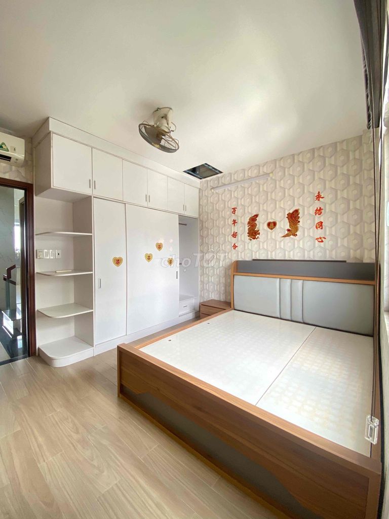 Rent a 1 6th District right at Võ Văn Kiệt 50 m2 6 floors of furniture at 25 million