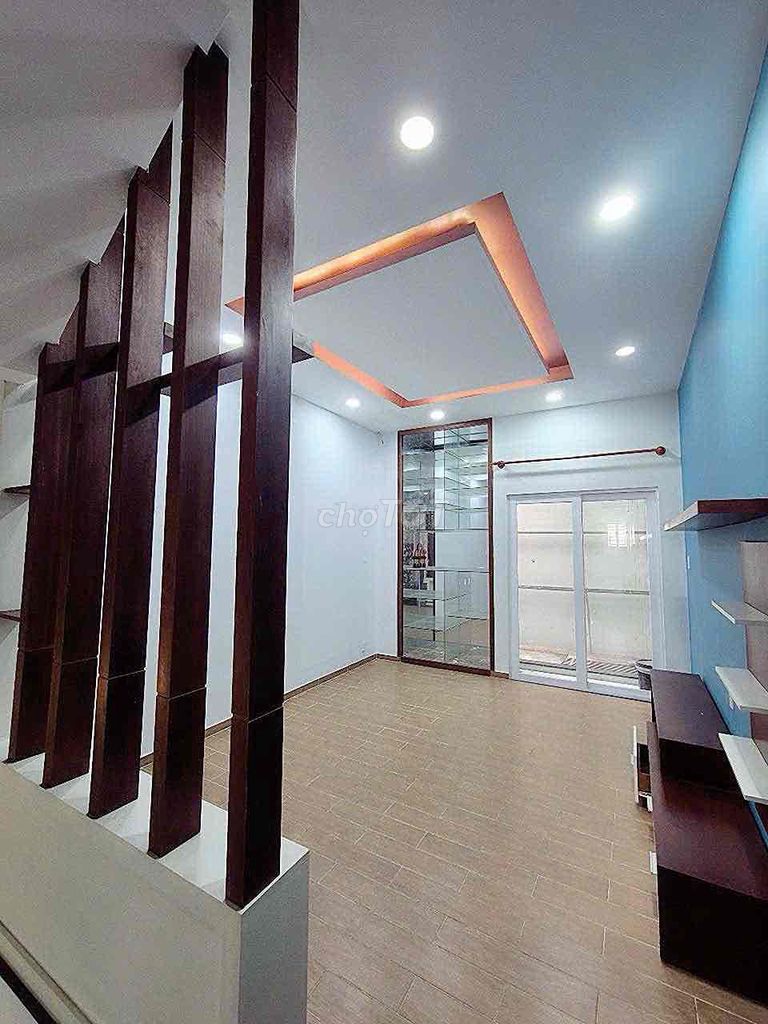 18 million-4.x20 M-3 4th floor bedroom 7 M through 1/ street