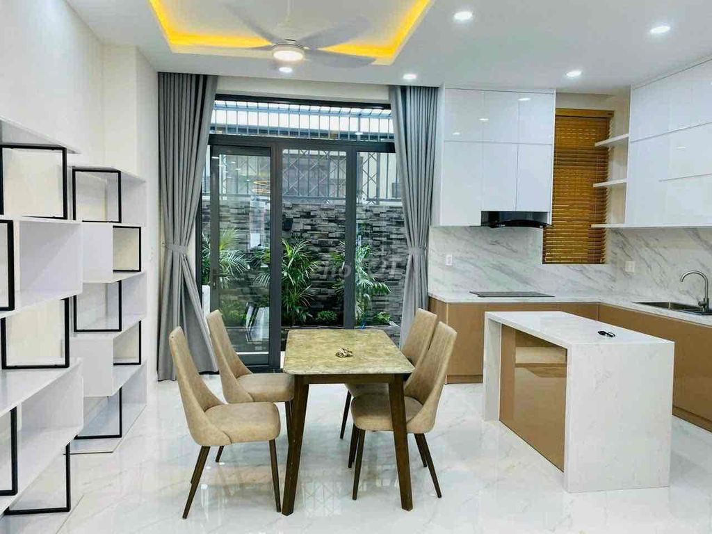 Lavila Phước Kiển Street. Nice home, full interior.