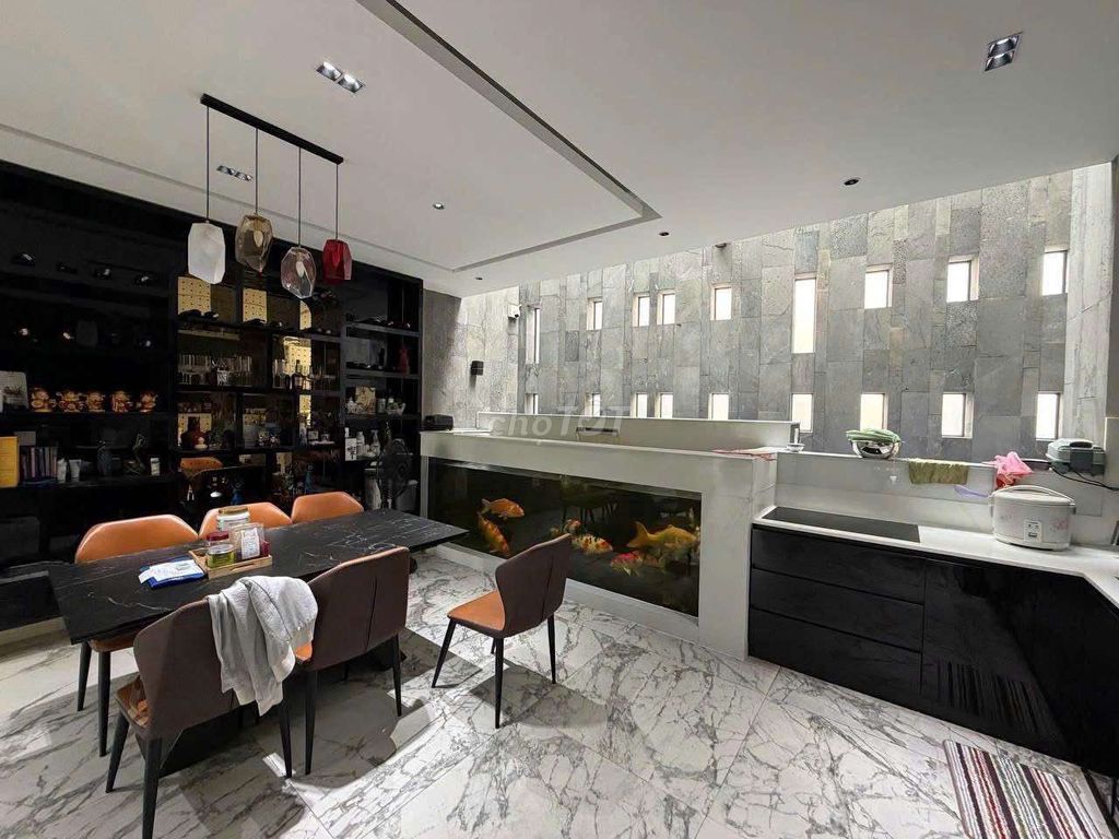 Rent an entire upper-level apartment -- private, low-life. Thủ Đức