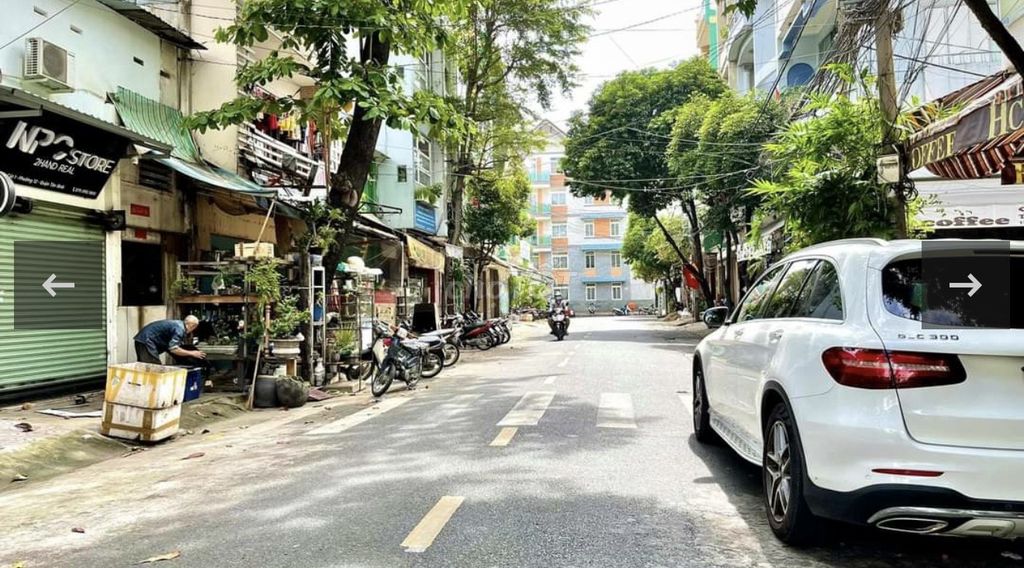 Rent the entire Tân Bình populated front.