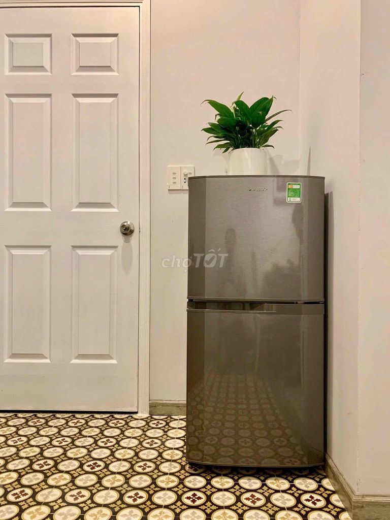Rent a room full of light in the middle of five sewers in District 1.
