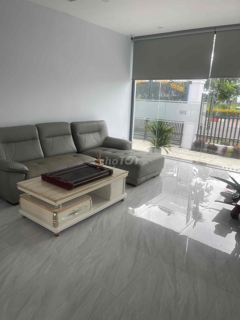 Let's rent La Maison De Cần Giờ.