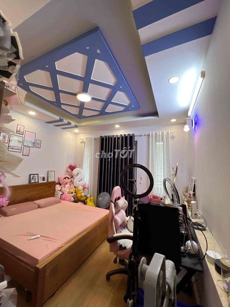 House 1 .5 deck 3 x 15 meters 5 Room 6 toilet 38 Nguyễn Công Hoan