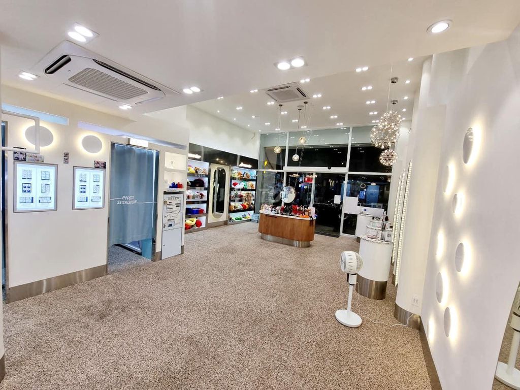 [6.5 mx14 m] 1 Nguyễn Thái Học, District 1 - Neared Down 4 Tang Taoism - Rent
