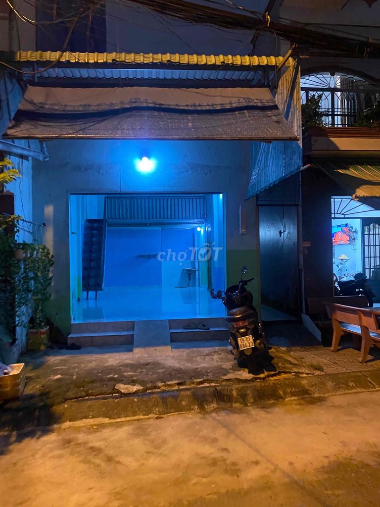 Trung Mỹ Tây Q12 front house.