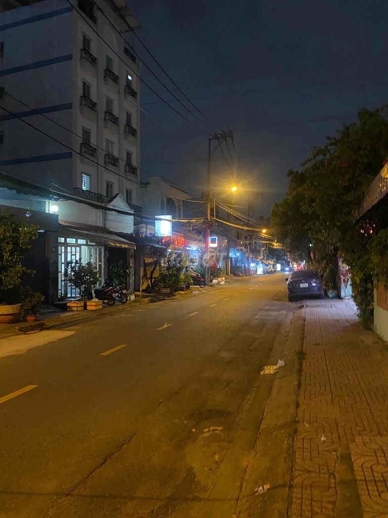 Trung Mỹ Tây Q12 front house.