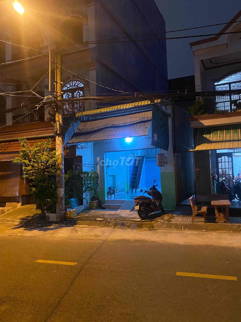 Trung Mỹ Tây Q12 front house.