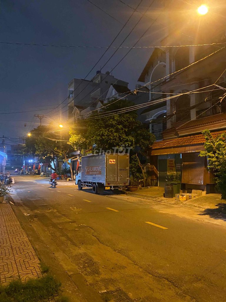 Trung Mỹ Tây Q12 front house.