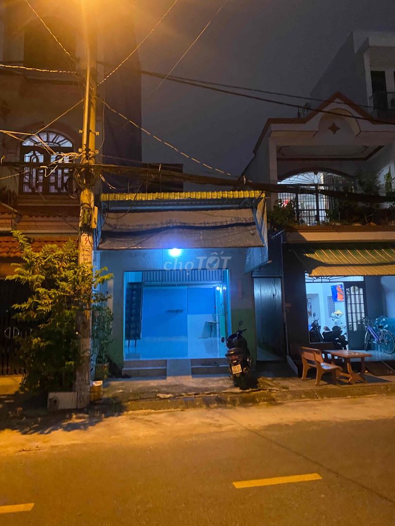 Trung Mỹ Tây Q12 front house.