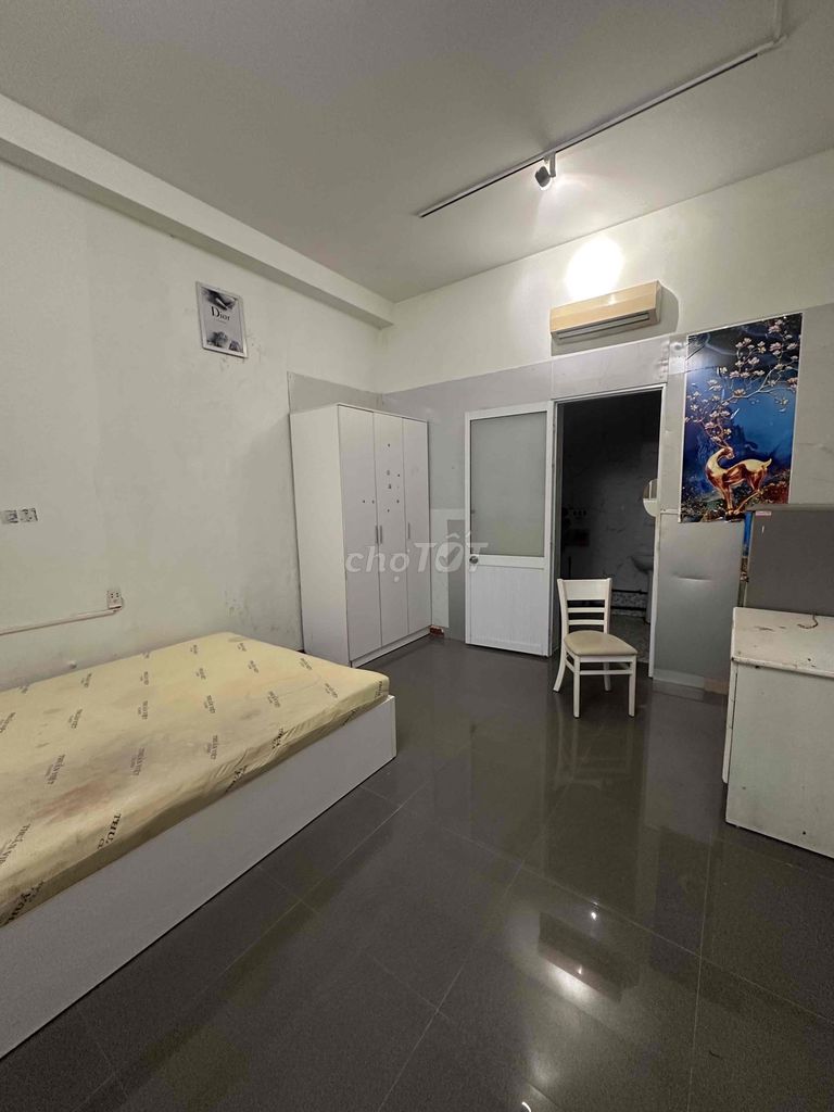 Rent the house as a service apartment at Bến Thành, 1470 toilets.