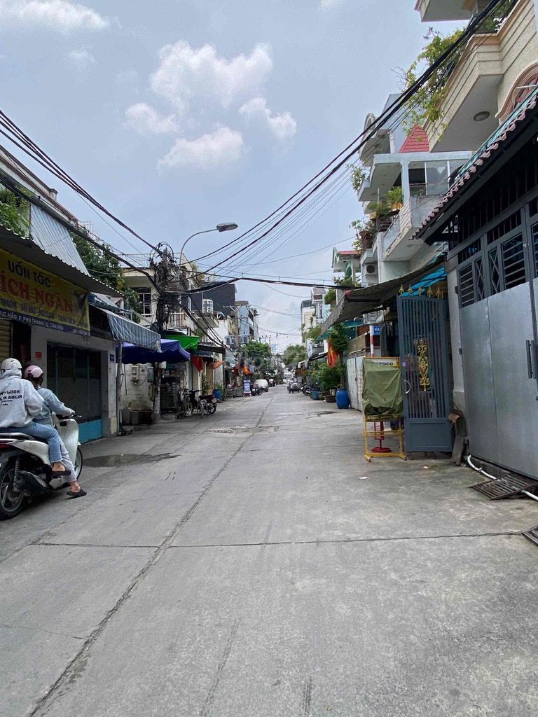 Rent Hiền Vương, 4 x 12 meters, 1 floor, 8 million