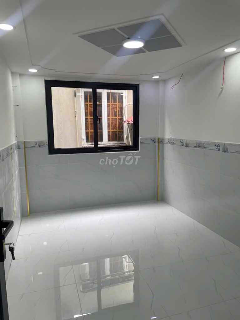 Three stories, live in place, close to Hiệp Tân School, Q. Tân Phú.