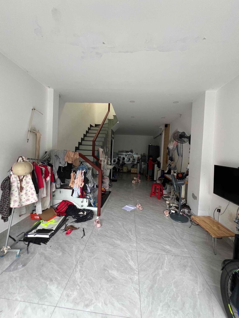 The easy-core owner needs to rent a permanent house.