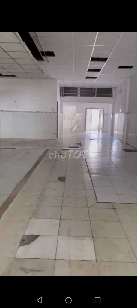 Seven-four-four-four-by-four-four-year-old warehouse close to the Wing of Wingland.