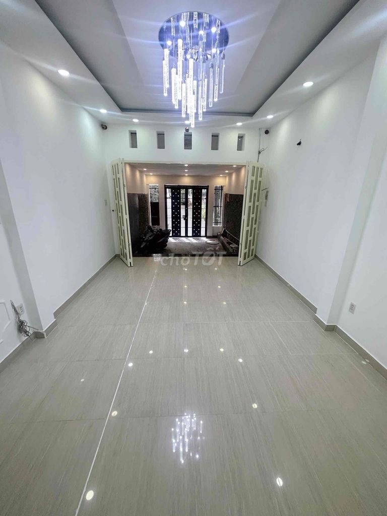 4 M X 20 M department convenient school hall