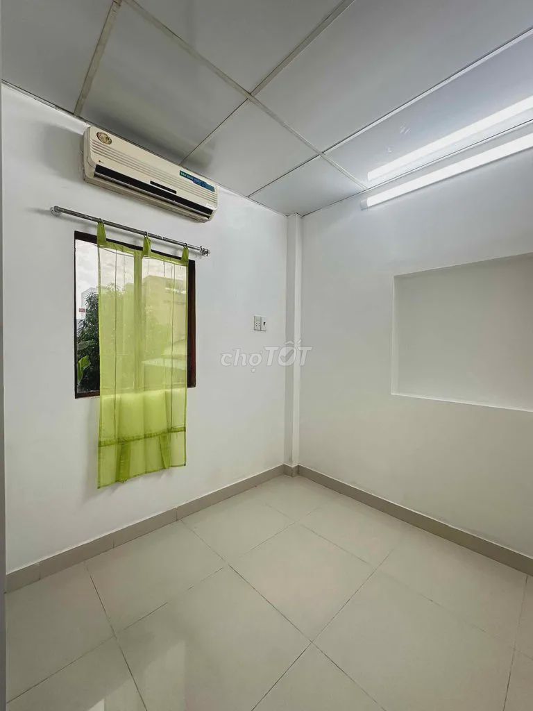 The original building is for the alleys of cmt8,730 11, 3 areas 3 x 5 meters, 2 cheap toilets.