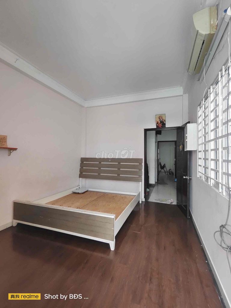 1 3rd floor bedroom 1 st ql13 near the University of Hail 12 million