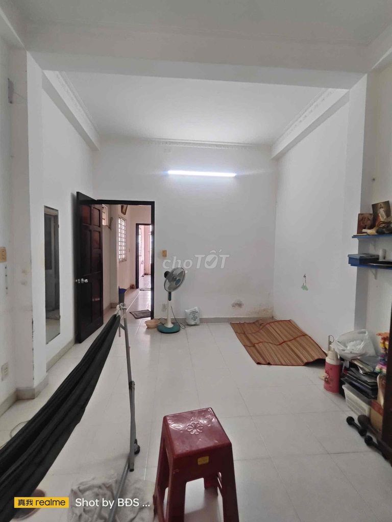 1 3rd floor bedroom 1 st ql13 near the University of Hail 12 million