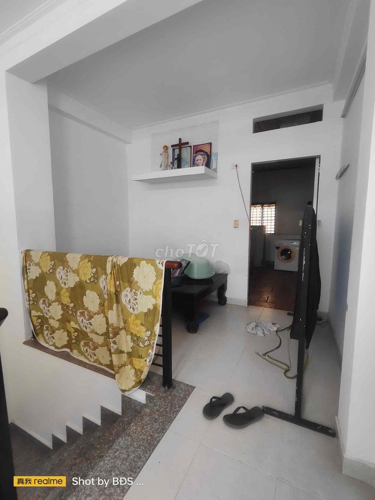 1 3rd floor bedroom 1 st ql13 near the University of Hail 12 million