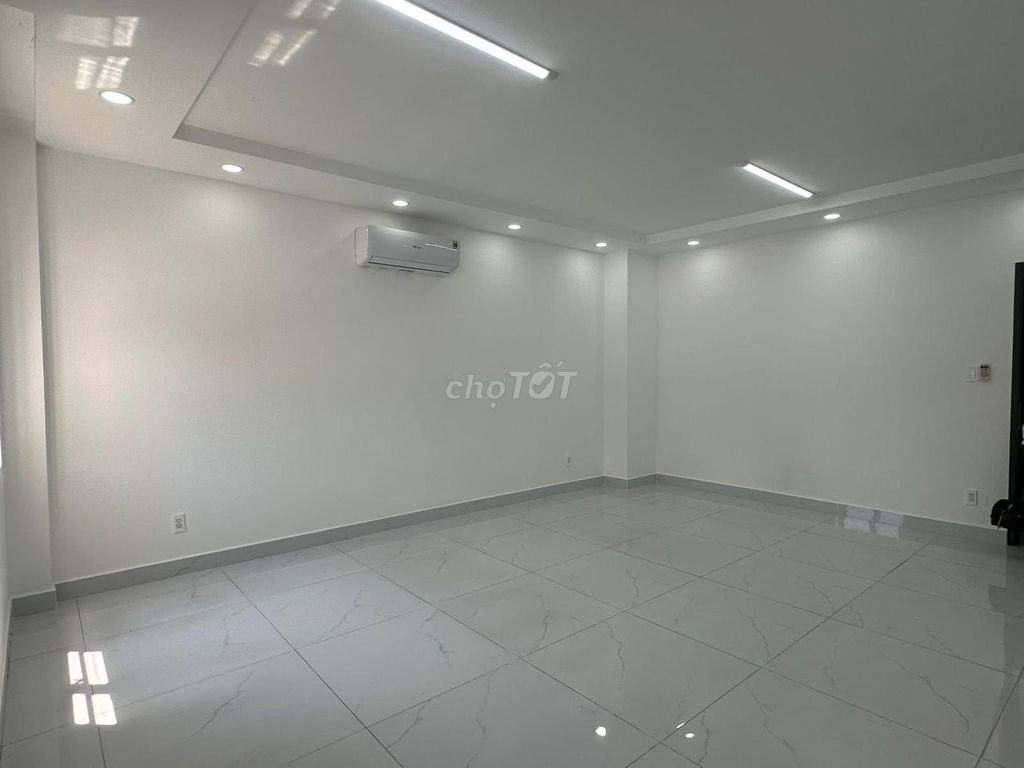 Rent City Park Hills Street, Gò Vấp, 7 bedrooms, elevators.