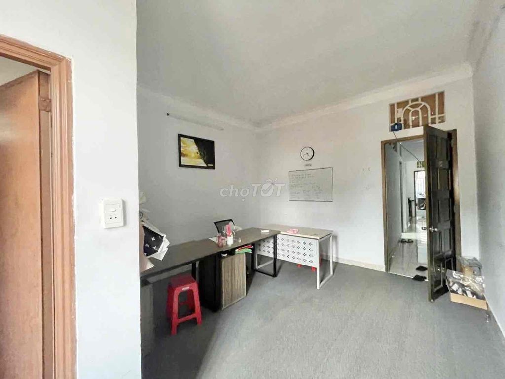 4 x 25 m floor plus st (4 bedroom 5 toilets) 8 meters per floor. DC11. Tân Phú