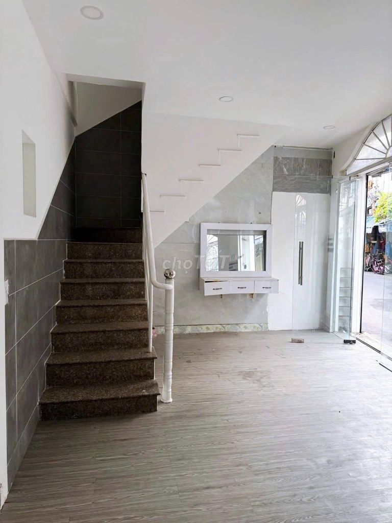 Rent Huỳnh Văn Chính Alley 6 M 4 4 x 10 M cast 3 bedrooms, 2 toilets
