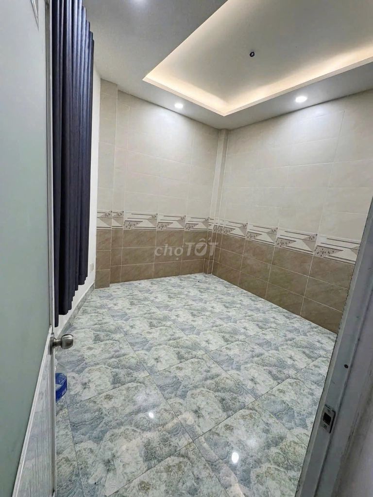 Rent Huỳnh Văn Chính Alley 6 M 4 4 x 10 M cast 3 bedrooms, 2 toilets