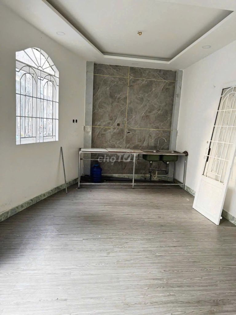 Rent Huỳnh Văn Chính Alley 6 M 4 4 x 10 M cast 3 bedrooms, 2 toilets