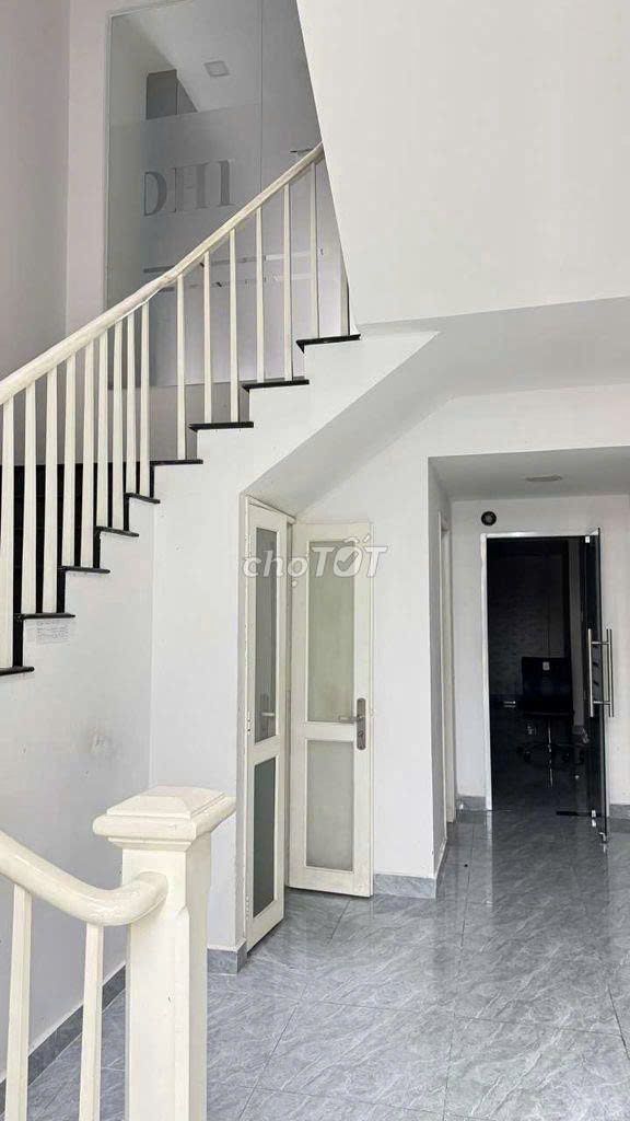 Renting an alleyhouse 64/22 Phổ Quang, Tân Bình – 4 X28 M, 3 stories
