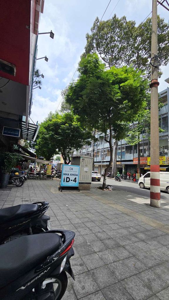Renting cash houses Hùng Vương, District 5.