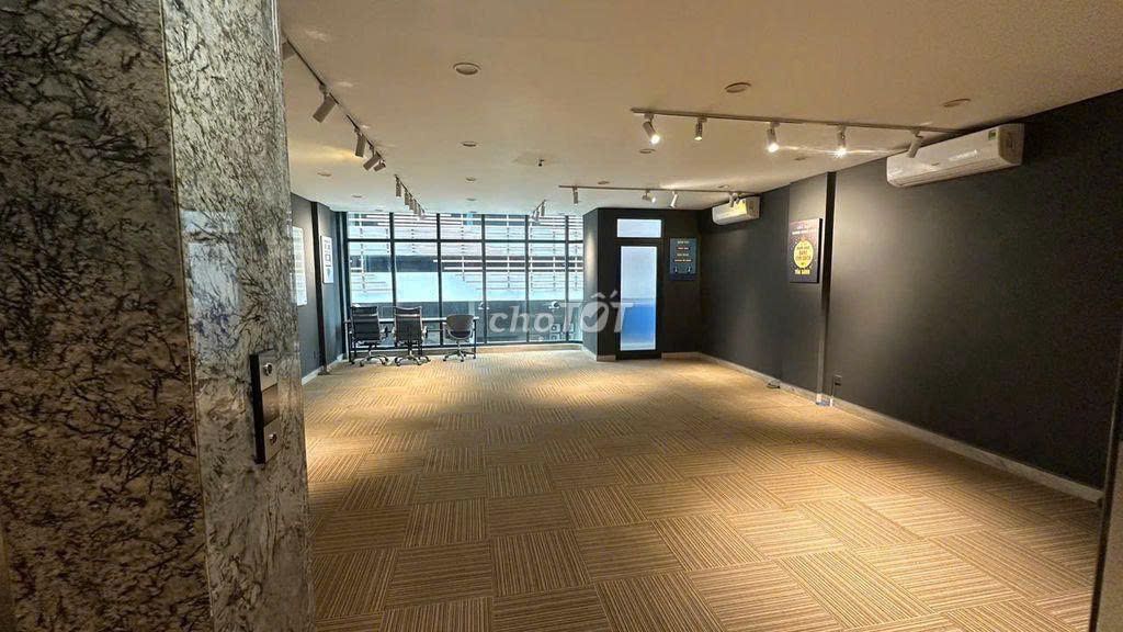Rent 11 A. 60th Street, plantation, District 2 across 7 M-- 6th floor vault.