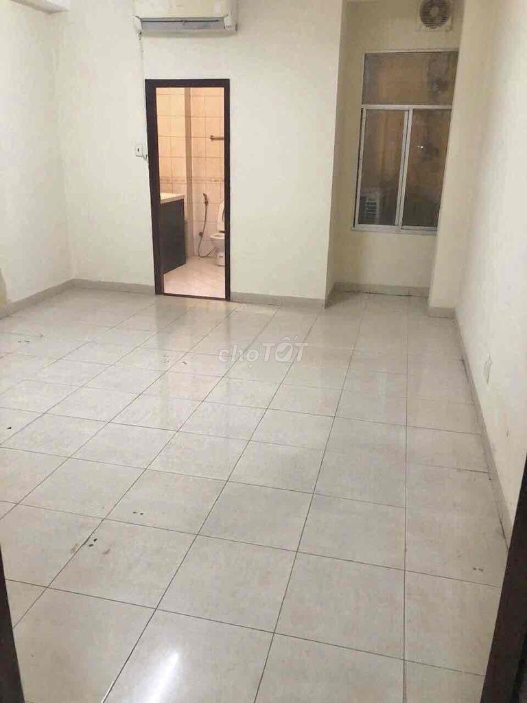 House 6 bedroom, 6 toilets, 4 x 20, Nguyễn Tất Thành, 184, District 4