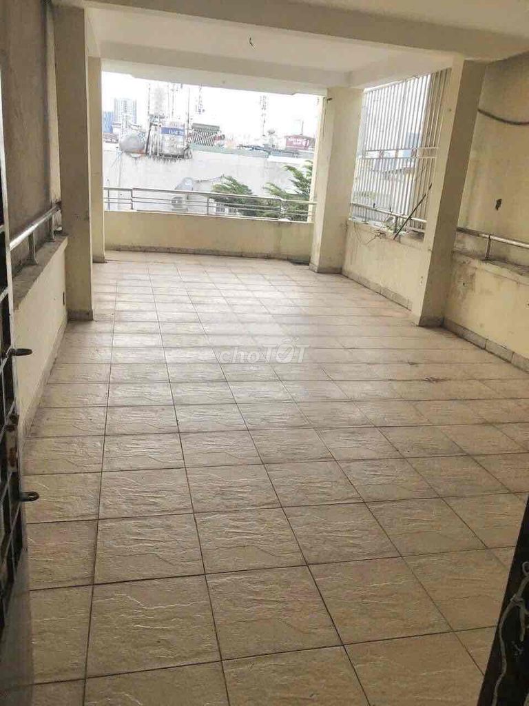 House 6 bedroom, 6 toilets, 4 x 20, Nguyễn Tất Thành, 184, District 4