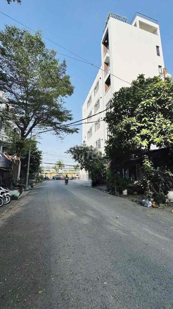 House 6 bedroom, 6 toilets, 4 x 20, Nguyễn Tất Thành, 184, District 4