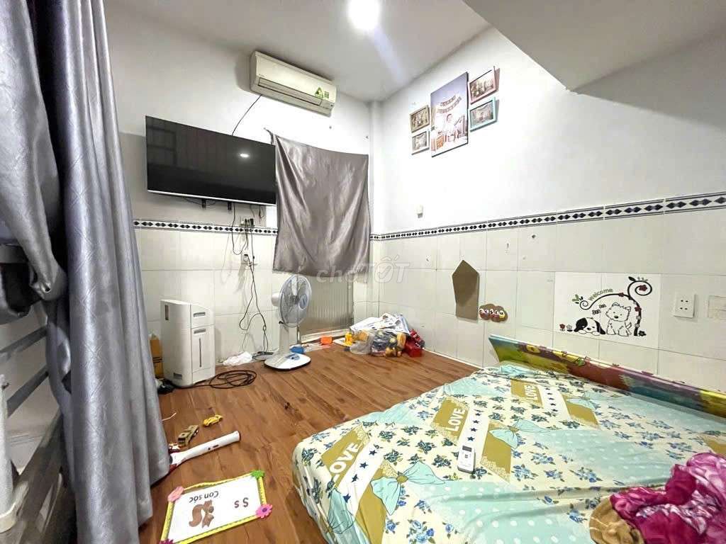 Rent a 3th floor New Founding House, 3 bedrooms, 11th District Eurasic Europe, for 5.5 million
