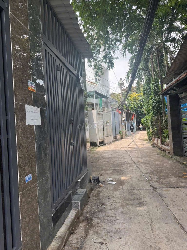 New house clear of alley 3M.