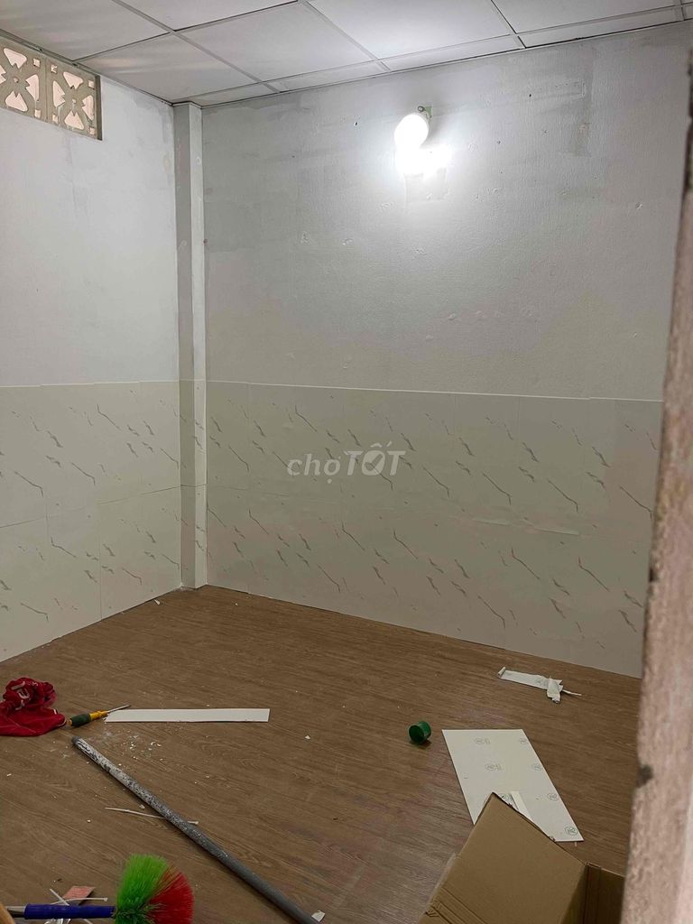 5 million a month home. Original building. 4*15 parking lot. Bà Điểm.