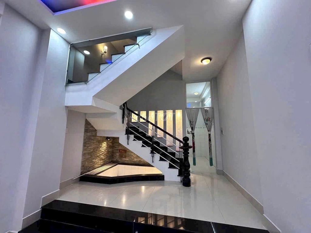 Need to rent 136 A Trương Công Định-714 QTân Bình