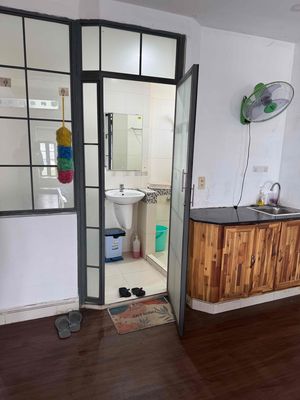 The boarding room.