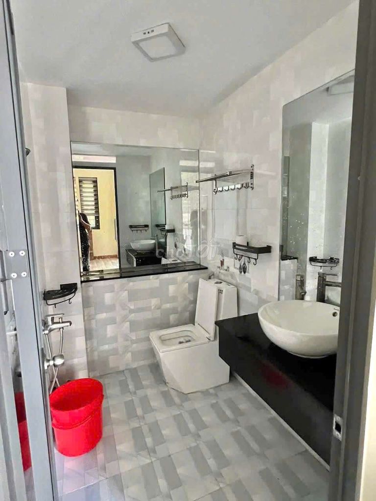 Rent a house. One floor. Two bedrooms. Trần Xuân Soạn.