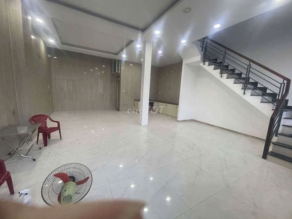 7 x17 meters cast 3 Hồ Văn Longs... 4 bedrooms. Ten million.