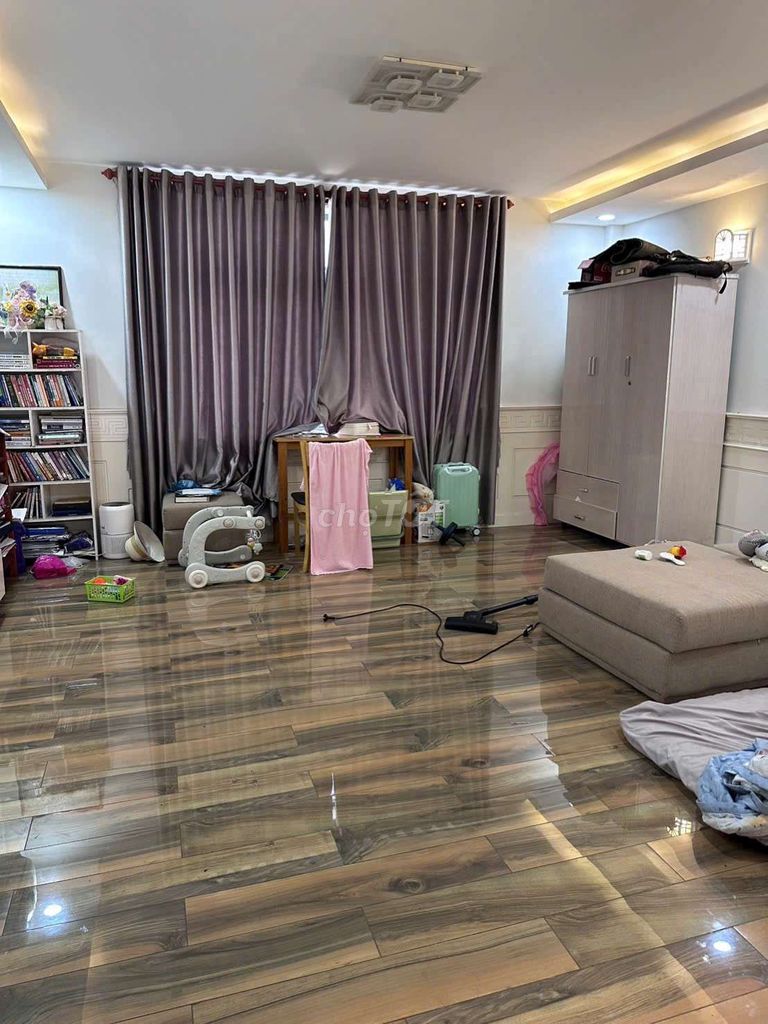 Rent a nice, full interior house next to a 5*20 m Alonmall supermarket.